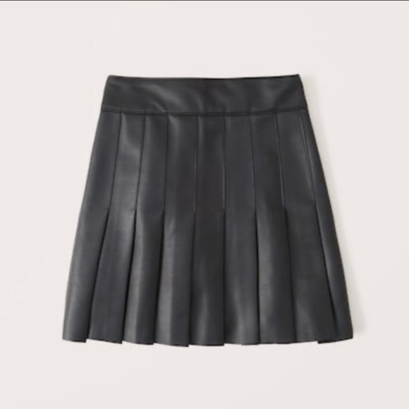 ABERCROMBIE AND FITCH VEGAN LEATHER HIGH RISE PLEATED MINI SKIRT (Faulty) - Picture 9 of 12